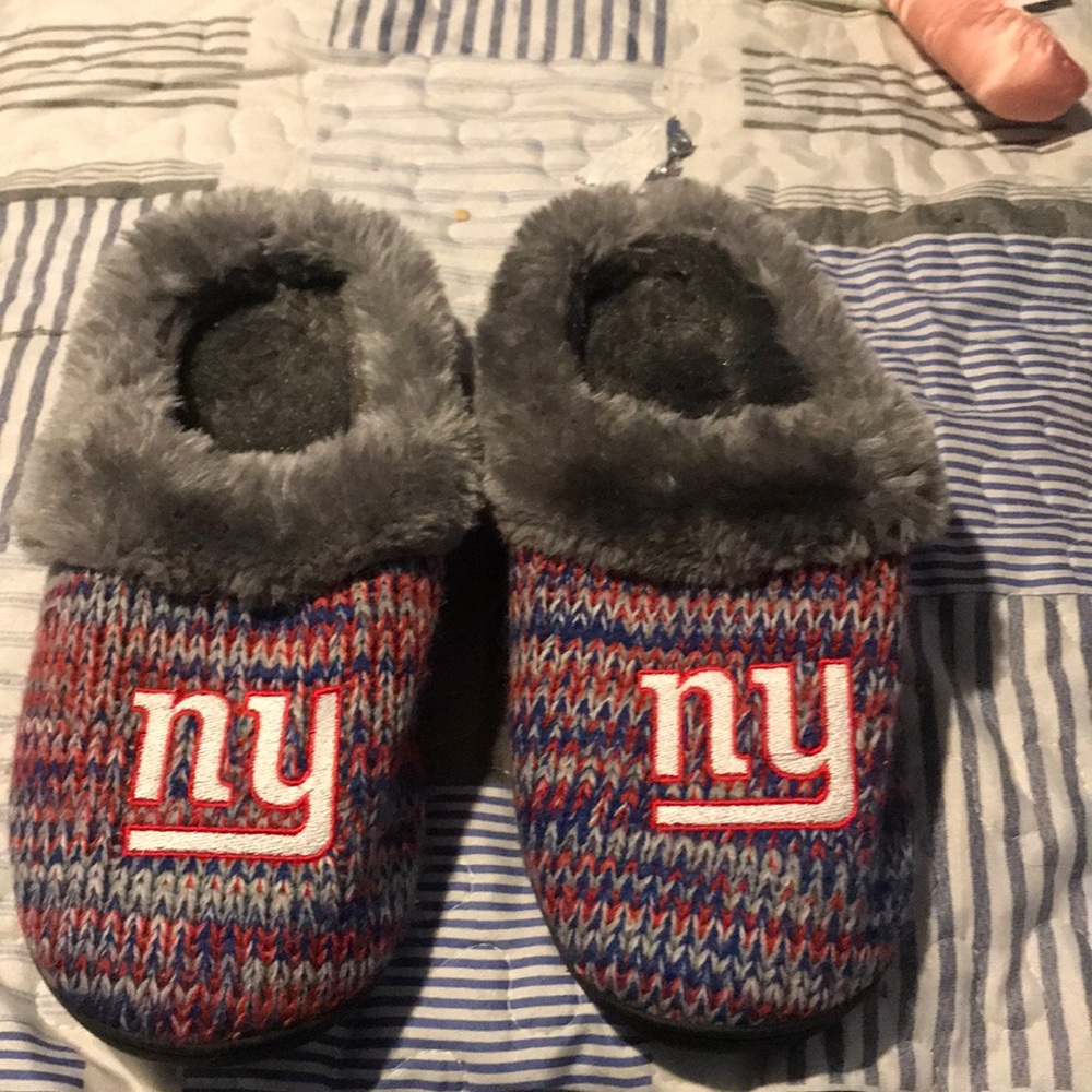 NY Giants slippers